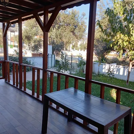 Güllü Edremit (Balikesir)